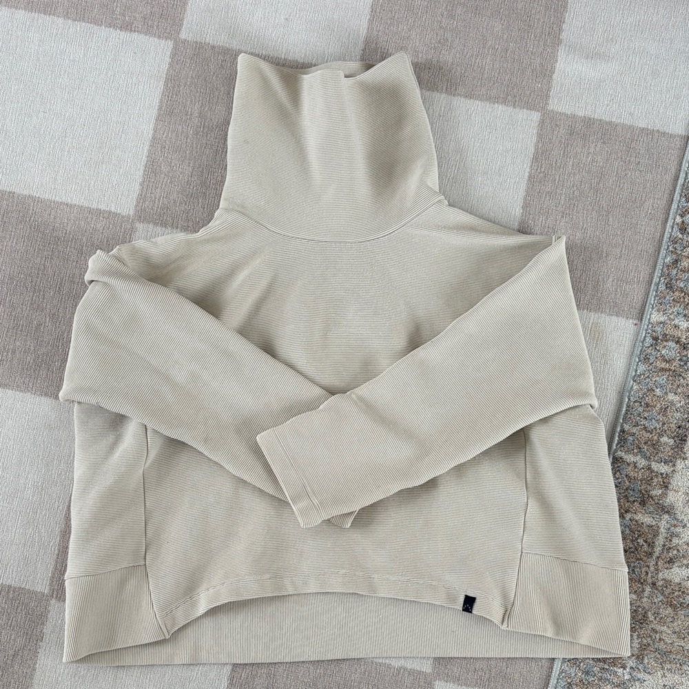 Varley Cream Ribbed Turtleneck Sweater